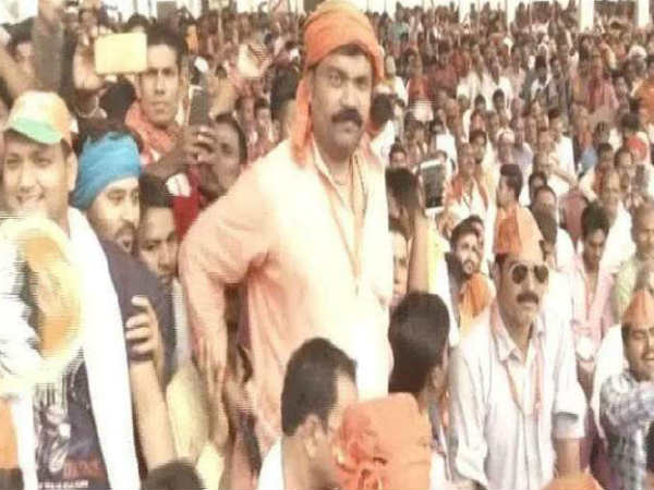 सोशल मीडिया पर वायरल तस्वीर