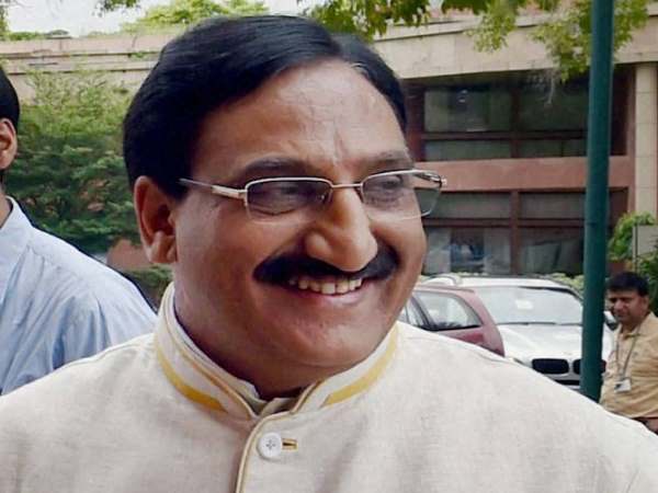 निशंक के पास अनुभव