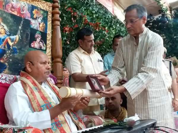 बाबा की गौशाला में हैं 60 हजार गाय
