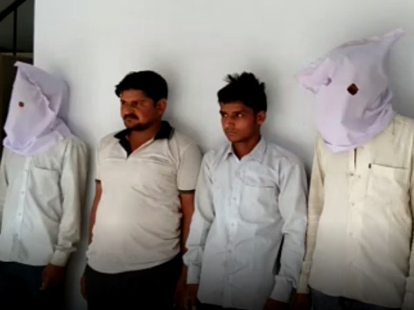 '5 लोगों ने रेप किया'