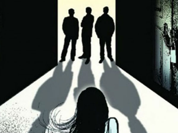 अलवर: जिस महिला का पति के सामने हुआ था गैंगरेप, उसे राजस्थान सरकार ने बनाया पुलिस कांस्टेबल अलवर: जिस महिला का पति के सामने हुआ था गैंगरेप, उसे राजस्थान सरकार ने बनाया पुलिस कांस्टेबल