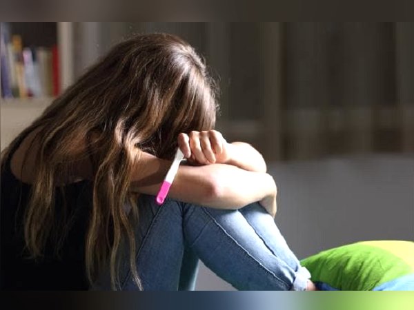 Doctors told to a mother- your daughter pregnant for four months Doctors told to a mother- your daughter pregnant for four months