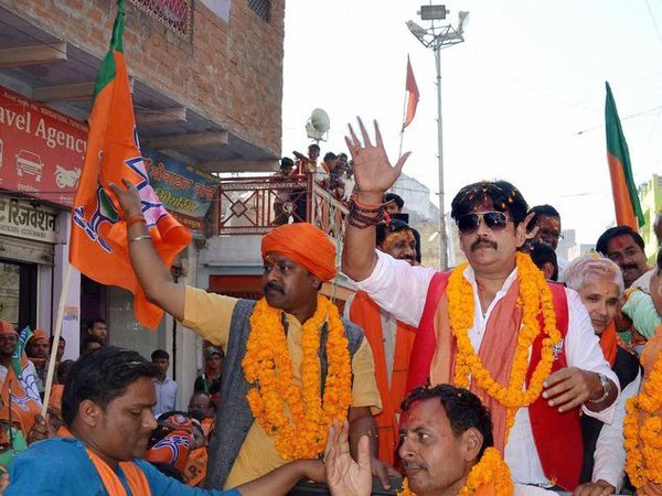 3 लाख से अधिक वोटों से जीते रवि किशन