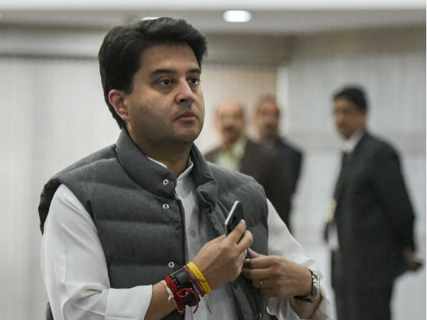 2002 से गुना के सांसद थे ज्योतिरादित्य