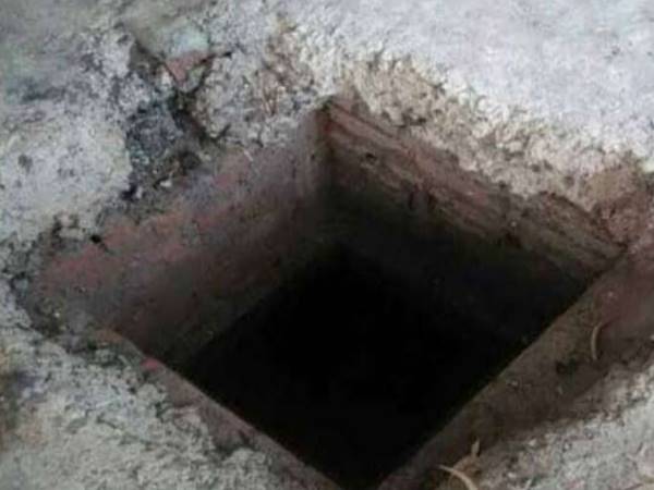 Two of the five labourers passed away who fell unconscious while cleaning a Septic tank in Rohini, delhi Two of the five labourers passed away who fell unconscious while cleaning a Septic tank in Rohini, delhi
