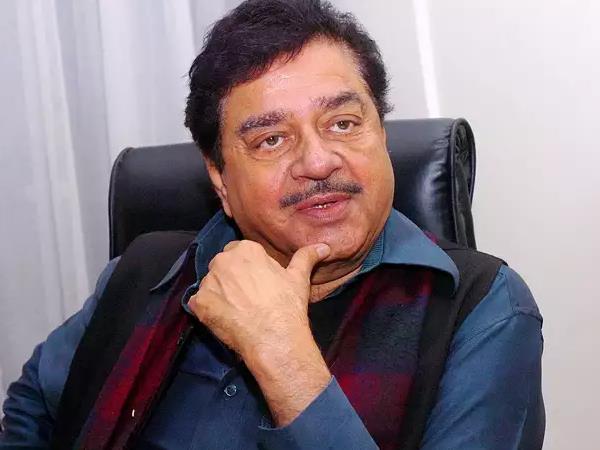 मोदी-शाह को घेरने वाले शत्रुघ्न सिन्हा को आई भाजपा की याद, बोले- ये पार्टी हाल तक मेरी थी मोदी-शाह को घेरने वाले शत्रुघ्न सिन्हा को आई भाजपा की याद, बोले- ये पार्टी हाल तक मेरी थी