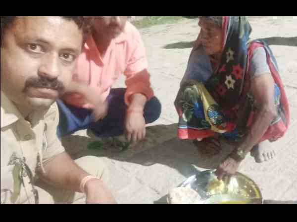 बुजुर्ग को ले गए आश्रम