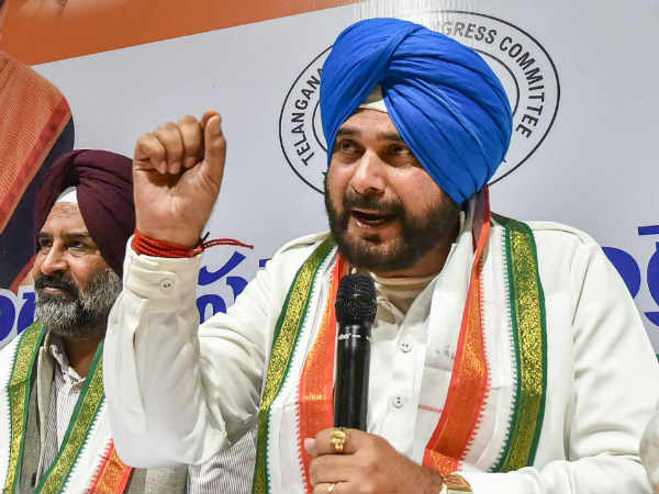 इंदौर वालों, अब 'काले अंग्रेजों' से इस देश को निजात दिलाओगे- सिद्धू
