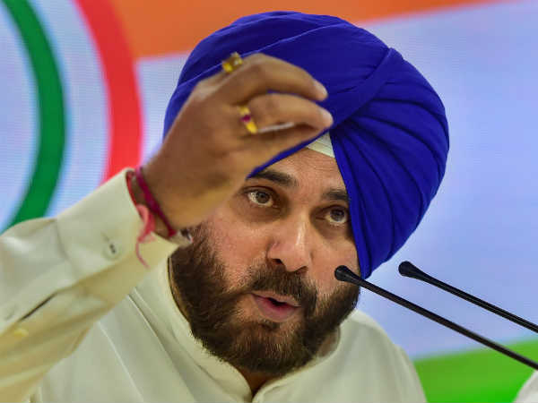 इंदौर में सिद्धू का पीएम मोदी पर हमला