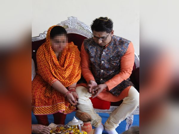 दूल्हे ने पहले युवती को प्रेम जाल में फंसाया