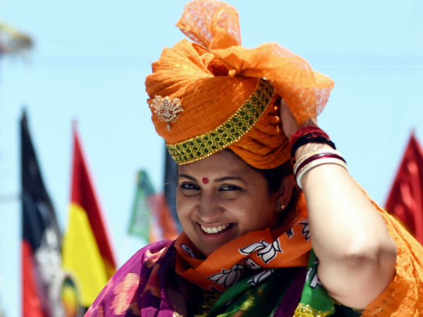 स्मृति ईरानी ने अमेठी में रचा इतिहास