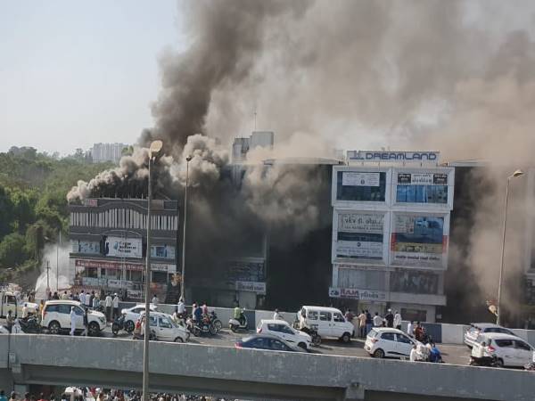 Surat Fire: Gujarat CM financial help Rs 4 lakh each to families of children who died in this incident Surat Fire: Gujarat CM financial help Rs 4 lakh each to families of children who died in this incident