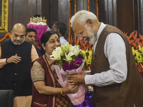 पीएम मोदी को भी पाकिस्तान से होकर गुजरना है
