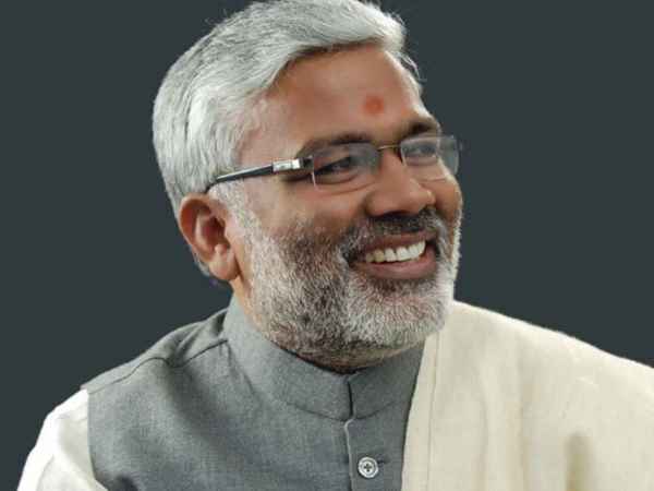 स्वतंत्र देव सिंह के नाम की भी चर्चा
