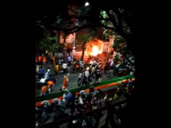 रोड शो के दौरान भाजपा और टीएमसी समर्थकों के बीच हिंसक झड़पें हुईं थी
