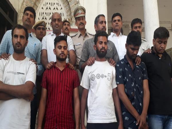 पुनित दे रहा पल पल की जानकारी
