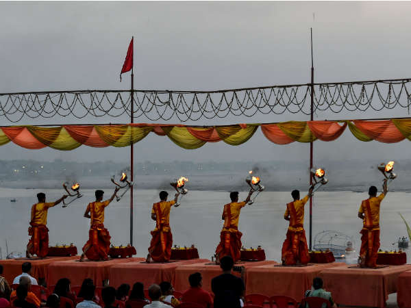 एग्जिट पोल के अनुमानों पर फिर सकता है पानी