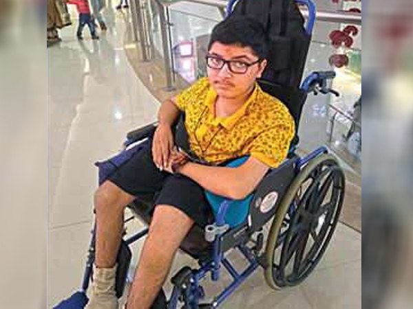 अंग्रेजी में 100, विज्ञान में 96 और संस्कृत में 97 अंक हासिल किए