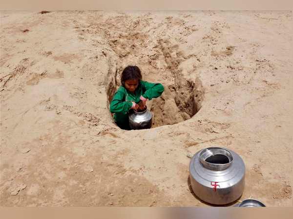 मंत्री-विधायकों पर यूं फूट रहा आमजन का गुस्सा