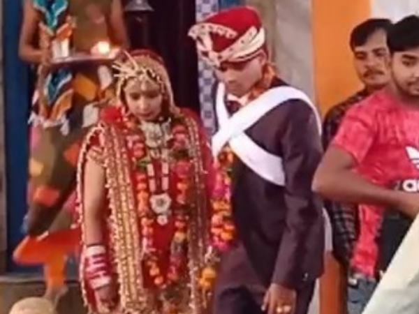 पुलिस विभाग में नौकरी करते हैं दूल्हा-दुल्हन