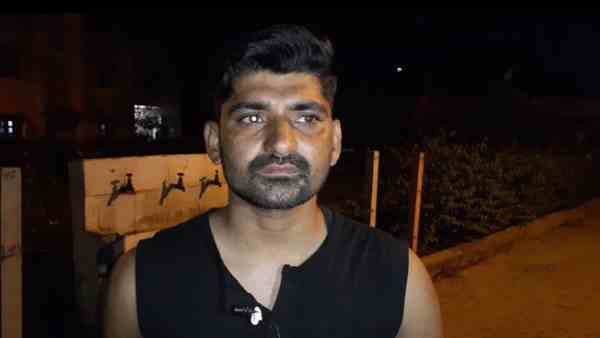मियां-बीवी और परिवार में चल रहा झगड़ा