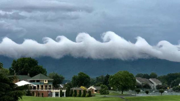 Viral Pic Of Rare Wave-Shaped Clouds will make your day Viral Pic Of Rare Wave-Shaped Clouds will make your day