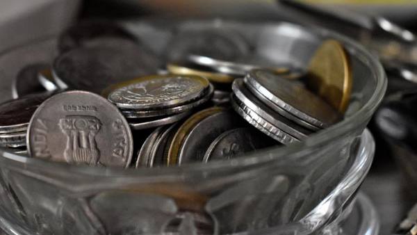 कई बार बदला डिजाइन, 10 रुपए के 14 तरह के सिक्के आए, बंद नहीं हुए