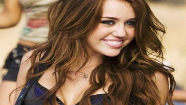 Video: Fan Groped and Forcibly Kissed Hollywood actress singer Miley Cyrus Video: Fan Groped and Forcibly Kissed Hollywood actress singer Miley Cyrus