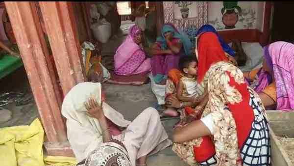 school teacher shot dead in a ceremony school teacher shot dead in a ceremony