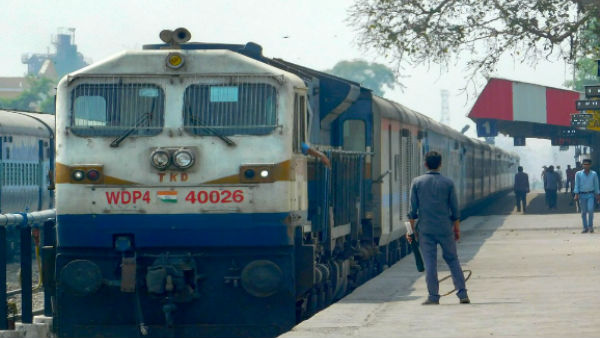सरकारी नौकरियों में आई कमी