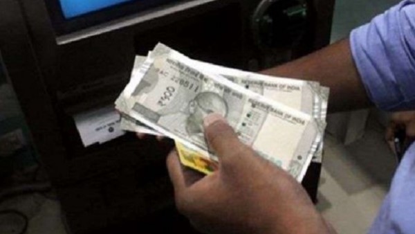 बैंक खाते से निकाल लिए 3.62 लाख रुपये