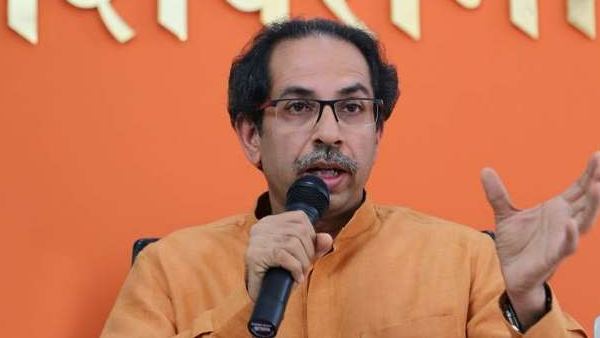 इफ्तार पार्टी में जो हुआ उसे क्या समझें?