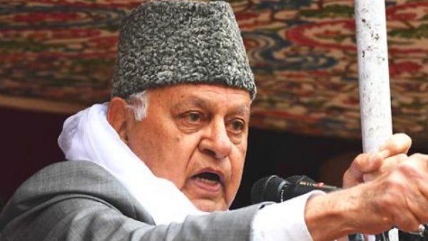 समर्थकों ने की समझाने की कोशिश