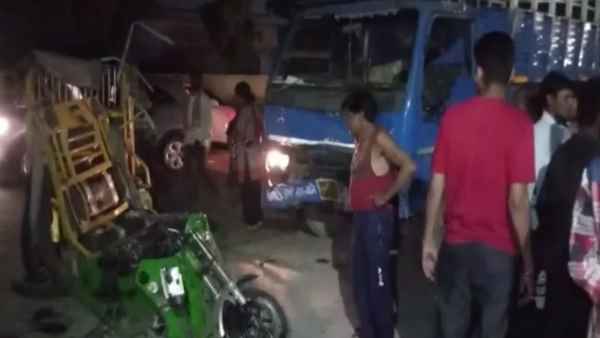 Four people die in road accident Four people die in road accident