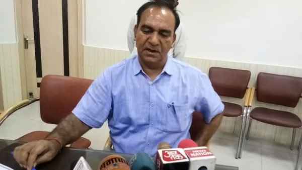 doctor in hospital physical attack with staff nurse doctor in hospital physical attack with staff nurse