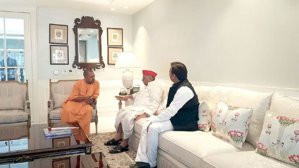 अखिलेश हैं समझौते के खिलाफ