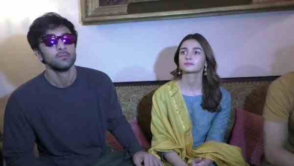 दोनों फिलहाल काम में व्यस्त हैं