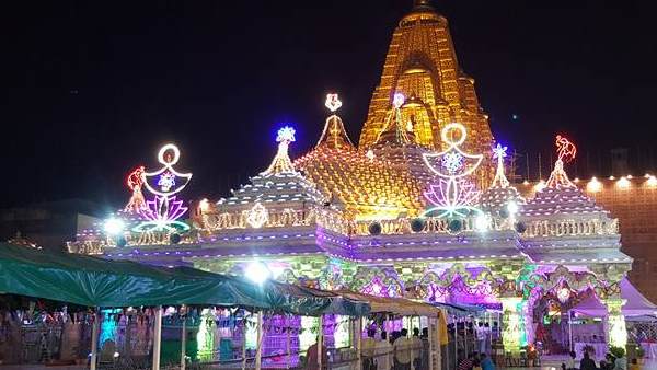 गुजरात में पूर्णिमा का मेला: 25 लाख से ज्यादा श्रद्धालु आएंगे अंबाजी के दर,  देखिए कैसी हैं तैयारियां | Bhadrapada Purnima Fair at Ambaji temple Gujarat  - Hindi Oneindia