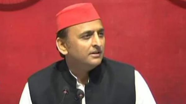 गाजीपुर पहुंचे अखिलेश