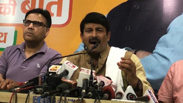 manoj tiwari on delhi cm arvind kejriwal free travel for women in metro buses manoj tiwari on delhi cm arvind kejriwal free travel for women in metro buses