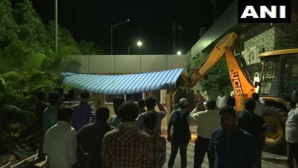 प्रजा वेदिका को बुधवार को किया गया ध्वस्त