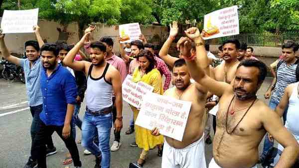 brahmin community people protesting against film article 15 brahmin community people protesting against film article 15