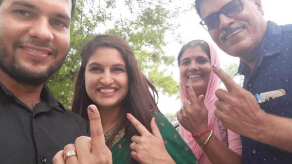 मां को गिफ्ट की थी नई कार