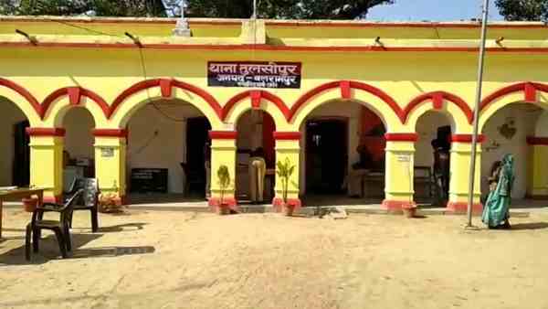 girl physically attacked inside her house by five people girl physically attacked inside her house by five people