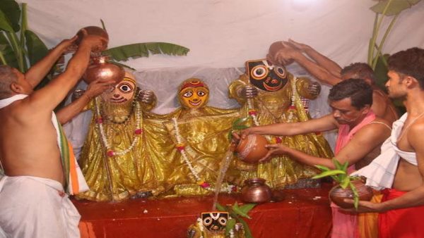 कोटा के रामपुरा के मंदिर में बीमार हुए भगवान