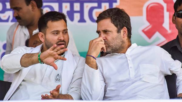 फ्रंटफुट पर खेल रही है कांग्रेस