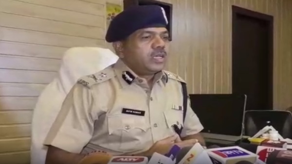 महिलाओं को जाल में फंसाकर करता रेप