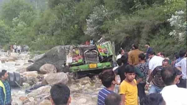 लाशों का अंबार लग गया