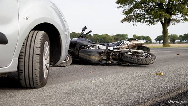 three youths died in bike-car accident at surat three youths died in bike-car accident at surat