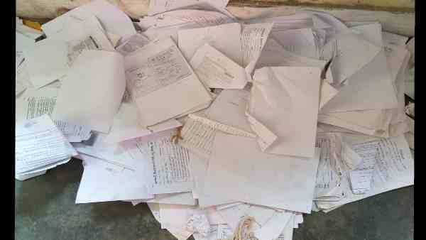 thousands of PM kisan samman yojna cards founds as garbage thousands of PM kisan samman yojna cards founds as garbage